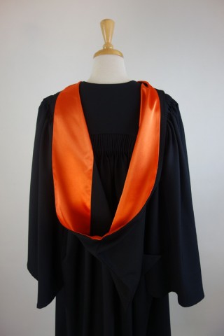 Lễ phục tốt nghiệp cam