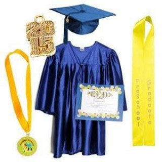 Lễ phục tốt nghiệp mầm non màu xanh